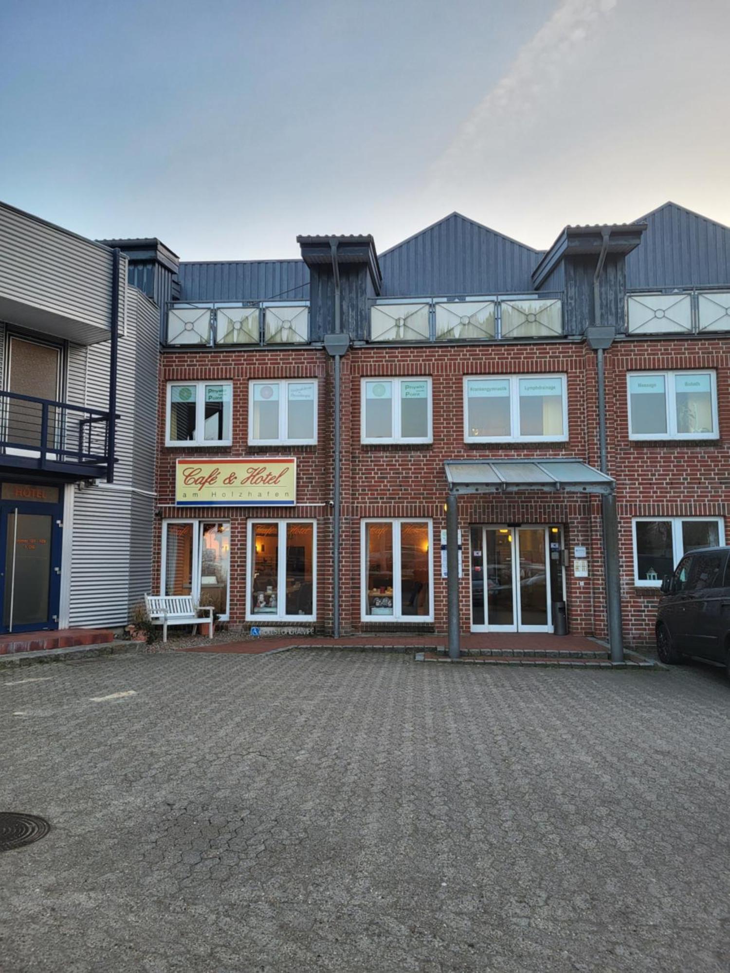 Hotel Am Holzhafen Stade Exterior photo